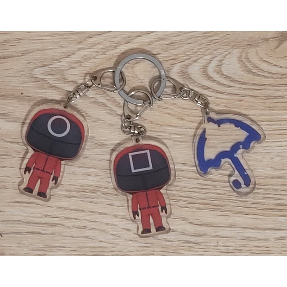 Lot Of 3 Squid games keychains 2 Soliders One Umbrella With Paint Damage